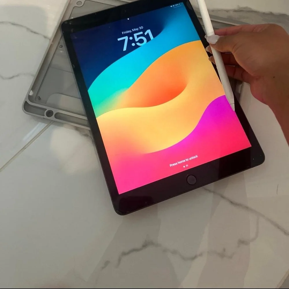 Stylish White Tablet Stylus